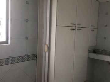 VENDO DE OPORTUNIDAD DEPARTAMENTO DUPLEX EN LA AVENIDA DE LA SHYRIS CON UNA VISTA ESPECTACULAR