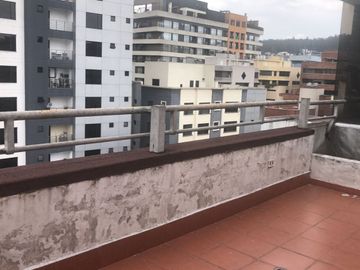 VENDO DE OPORTUNIDAD DEPARTAMENTO DUPLEX EN LA AVENIDA DE LA SHYRIS CON UNA VISTA ESPECTACULAR