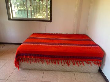 Se vende parcela 7.430 m2 con casa en Pelarco