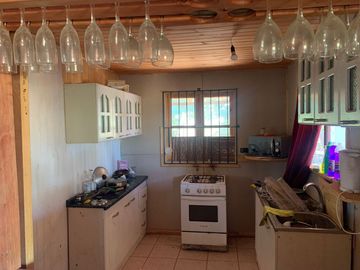 Se vende parcela 7.430 m2 con casa en Pelarco