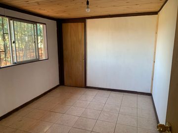 Se vende parcela 7.430 m2 con casa en Pelarco