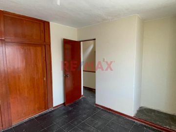 Hermosa Casa De Dos Pisos En Venta En Sullana. ID:1086561