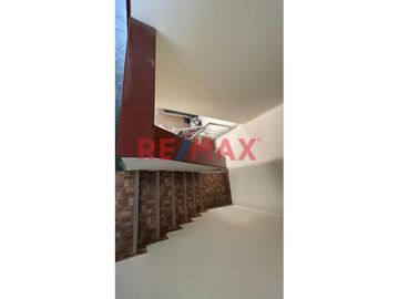 Hermosa Casa De Dos Pisos En Venta En Sullana. ID:1086561