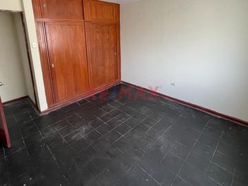 Hermosa Casa De Dos Pisos En Venta En Sullana. ID:1086561