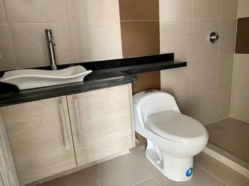 Vendo departamento en el centro norte de Quito Avenida  La Pintac y Amazonas.