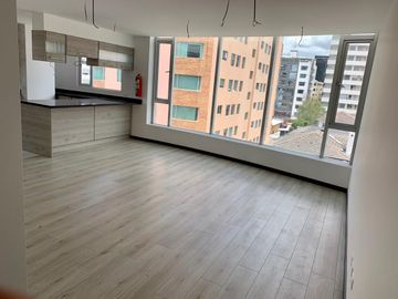 Vendo departamento en el centro norte de Quito Avenida  La Pintac y Amazonas.