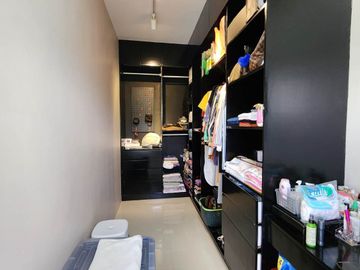 Pre-owned Fully Furnished 4-Bedroom House and Lot for sale in Sta. Rosa Laguna