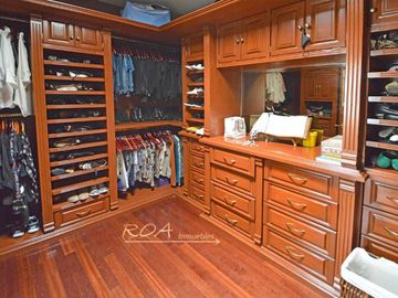 Puerta de Hierro: Hermosa Residencia en Coto Privado Zona Andares