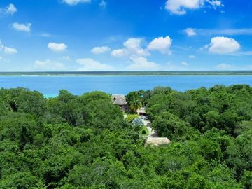 CASA EN VENTA CON MUELLE BACALAR QUNTANA ROO