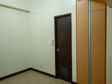 One (1)-Bedroom Condo Unit at Greenbelt Hamilton for SALE