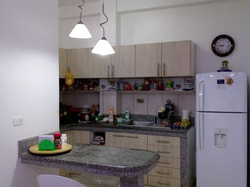 Venta de Casa 4 Dormitorios y con 2 Locales en Portoviejo Manabi para negocio