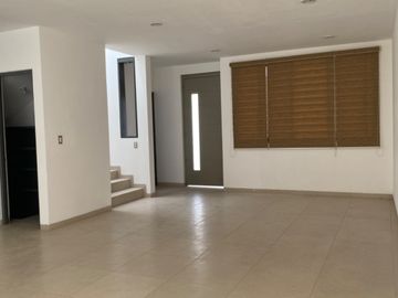 Casa en venta en Punta del Este a 2 cuadras de Walmart
