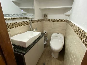 CASA DE VENTA EN CONJUNTO SECTOR SANGOLQUÍ