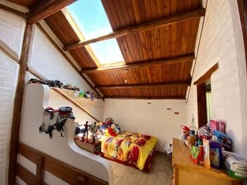 CASA DE VENTA EN CONJUNTO SECTOR SANGOLQUÍ