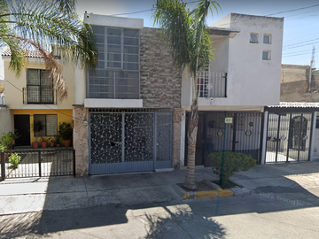 CASA EN VOLCAN MALINCHE, HUENTITANEL BAJO,	GUADALAJARA, JALISCO. ¡CASA EN REMATE!