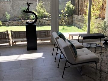 VENDE ULTIMA CASA DISPONIBLE, CONDOMINIO AL ENCUENTRO, PEÑALOLEN, 4 DORMITORIOS, 4 BAÑOS, AMPLIA SALA ESTAR, PATIO, 2 ESTACIONAMIENTOS