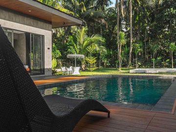 Villa for sale in Alfonsos, Cavite