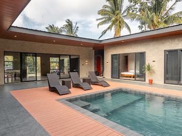 Villa for sale in Alfonsos, Cavite