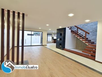 Challuabamba, Venta de Casa con Acabados de Lujo
