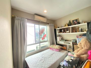 ขาย ทาวน์โฮม 3 ชั้น หมู่บ้าน บ้านกลางเมือง เกษตร-นวมินทร์ พื้นที่ 20 ตรว. 3 ห้องนอน 3 ห้องน้ำ หน้าบ้านตรงข้ามสวนสาธารณะ ไม่ชนกับบ้านอื่น พร้อมแอร์ครบท
