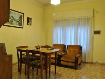Castelar Norte - Venta - Chalet 3 Ambientes Impecable