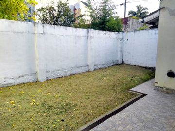 Castelar Norte - Venta - Chalet 3 Ambientes Impecable