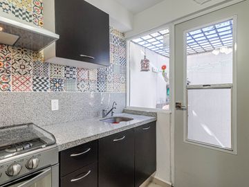 CASA EN VENTA EN XOCHITEPEC, A LA ALTURA DEL WTC DE MORELOS. ALBERCAS, 3 RECÁMARAS Y AMENIDADES.