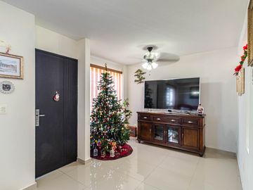 CASA EN VENTA EN XOCHITEPEC, A LA ALTURA DEL WTC DE MORELOS. ALBERCAS, 3 RECÁMARAS Y AMENIDADES.