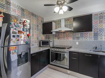 CASA EN VENTA EN XOCHITEPEC, A LA ALTURA DEL WTC DE MORELOS. ALBERCAS, 3 RECÁMARAS Y AMENIDADES.