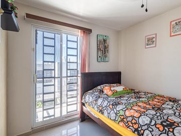 CASA EN VENTA EN XOCHITEPEC, A LA ALTURA DEL WTC DE MORELOS. ALBERCAS, 3 RECÁMARAS Y AMENIDADES.