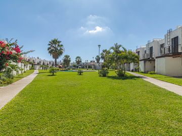 CASA EN VENTA EN XOCHITEPEC, A LA ALTURA DEL WTC DE MORELOS. ALBERCAS, 3 RECÁMARAS Y AMENIDADES.