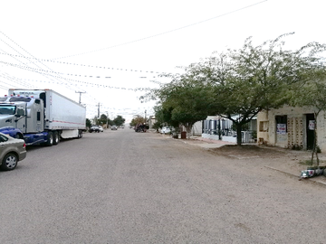 SE VENDE CASA CON UNA PEQUEÑA BODEGA