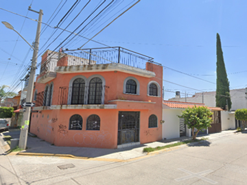 CASA EN VENTA EN CELAYA