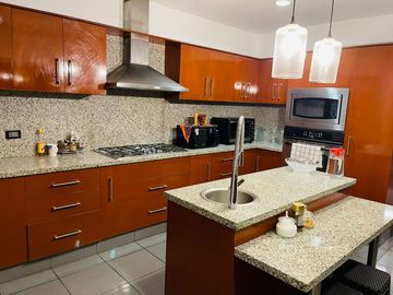 Bella residencia en La Planicie