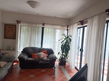 CASA EN VENTA EN LOMA ALTA MUY CERCA DE SIERRA LEONA Y AV SALVADOR NAVA, MONTES CARPATOS