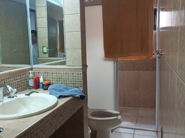 CASA EN VENTA EN LOMA ALTA MUY CERCA DE SIERRA LEONA Y AV SALVADOR NAVA, MONTES CARPATOS