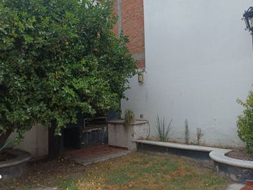 CASA EN VENTA EN LOMA ALTA MUY CERCA DE SIERRA LEONA Y AV SALVADOR NAVA, MONTES CARPATOS