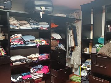 CASA EN VENTA EN LOMA ALTA MUY CERCA DE SIERRA LEONA Y AV SALVADOR NAVA, MONTES CARPATOS