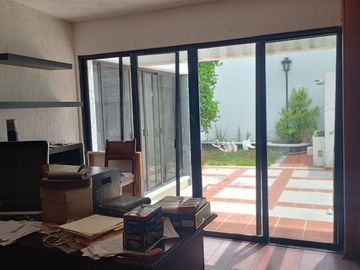 CASA EN VENTA EN LOMA ALTA MUY CERCA DE SIERRA LEONA Y AV SALVADOR NAVA, MONTES CARPATOS