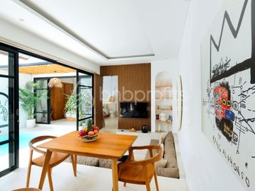 Stunning Tropical 1 Bedroom Pererenan Villa for Sale Leasehold