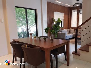 MINGLANILLA CEBU 4 BEDROOM HOUSE AND LOT FOR SALE