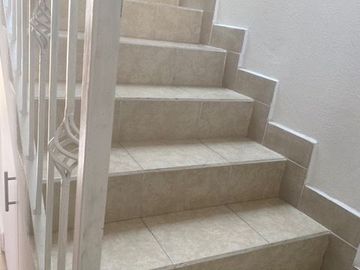 HERMOSA CASA RESINDECIAL DEL LAGO, AIRE ACONDICIONADO, MUROS ANTI RUIDO