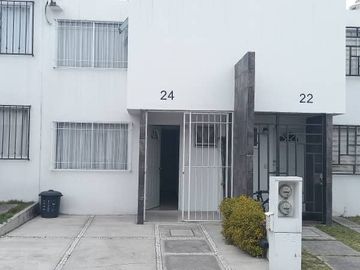 HERMOSA CASA RESINDECIAL DEL LAGO, AIRE ACONDICIONADO, MUROS ANTI RUIDO