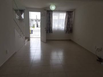 HERMOSA CASA RESINDECIAL DEL LAGO, AIRE ACONDICIONADO, MUROS ANTI RUIDO