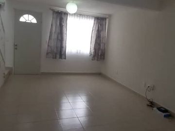 HERMOSA CASA RESINDECIAL DEL LAGO, AIRE ACONDICIONADO, MUROS ANTI RUIDO