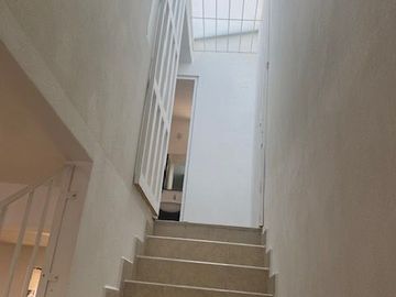HERMOSA CASA RESINDECIAL DEL LAGO, AIRE ACONDICIONADO, MUROS ANTI RUIDO