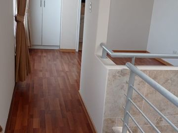 Triplex de venta amplio e iluminado departamento 4d, El Condado, seguridad