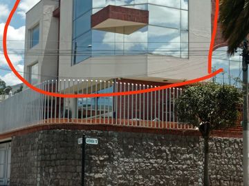 Triplex de venta amplio e iluminado departamento 4d, El Condado, seguridad