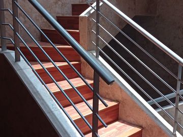 Triplex de venta amplio e iluminado departamento 4d, El Condado, seguridad
