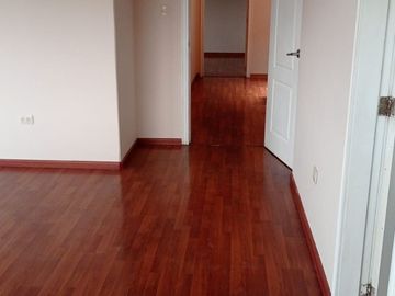Triplex de venta amplio e iluminado departamento 4d, El Condado, seguridad